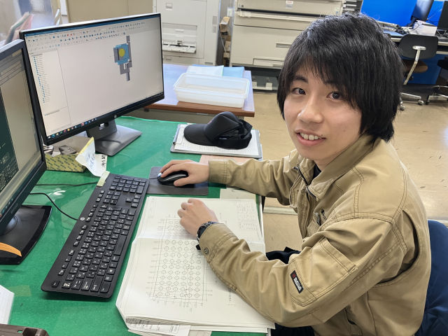 技術部 生産技術課 生技係 　鈴木さん